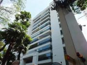 Apartamento com Vista deslumbrante para o Verde do Alto...