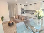 APARTAMENTO COM VISTA RIO RENOVADO