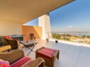 Apartamento com vista sobre o rio e grande terraço, em...