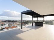 Apartamento com vistas deslumbrantes em Almada/Feijó