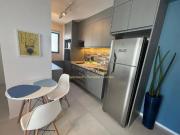 Apartamento completo em andar alto!