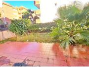 Apartamento con jardín privado y piscina comunitaria