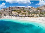 Apartamento con terraza, jardín y vistas al mar en Los...