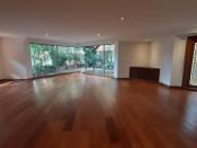 Apartamento con terraza para arriendo en Rosales