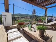 Apartamento con terraza soleada y parking en complejo...