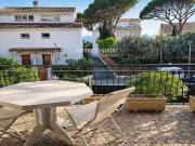 Apartamento con terraza y chimenea a pasos de la playa...