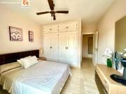 Apartamento con Terraza y Vistas al Mar en Sabinillas