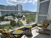 Apartamento con vista lateral cerca al mar en Playa Salguero