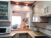 Apartamento con vistas al mar, piscina y parking en Benidorm