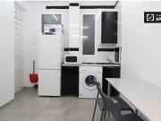 Apartamento de 1 dormitorio amueblado con dos camas en...