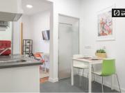 Apartamento de 1 dormitorio en alquiler en Embajadores,...