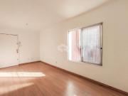 Apartamento de 1 dormitório, no bairro São João, em...