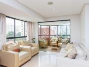 Apartamento de 202m2 em ótima localização de Moema Pássaros