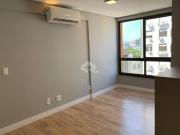 Apartamento de 2 dormitórios com 2 vagas no Centro Histórico