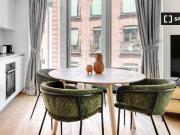 Apartamento de 2 dormitorios en alquiler en Argüelles,...