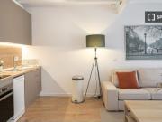 Apartamento de 2 dormitorios en alquiler en El Raval,...