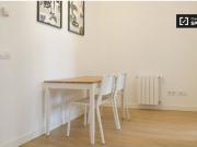 Apartamento de 2 dormitorios en alquiler en Embajadores,...