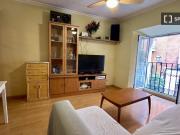 Piso de 2 habitaciones en alquiler en Embajadores, Madrid