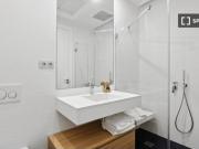 Apartamento de 2 dormitorios en alquiler en Malasaña, Madrid