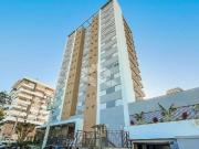 Apartamento de 2 dormitórios sendo 1 suíte e 2 vagas de... Apartamento de 2 dormitórios sendo 1 suíte e 2 vagas de...