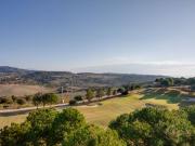 Apartamento de 2 habitaciones en venta en Estepona, Malaga