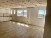 Apartamento de 2 habitaciones y salón con cocina...