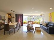 Apartamento de 3 alcobas más servicio en venta. Medellín...