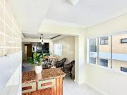 Apartamento de 3 dormitório de frente mobiliado com...