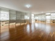 Apartamento de 3 dormitórios com 24m² e 2 vagas de garagem