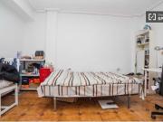 Apartamento de 3 dormitorios con balcón en alquiler...