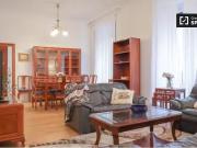 Apartamento de 3 dormitorios con balcón en alquiler Chueca.