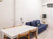 Apartamento de 3 dormitorios en alquiler en Embajadores,...