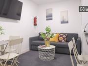 Apartamento de 3 dormitorios en alquiler en Embajadores,...