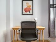 Apartamento de 3 dormitorios en alquiler en Sarrià,...
