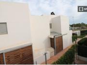 Apartamento de 3 dormitorios en alquiler en Torrevieja,...