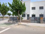 Apartamento de 3 dormitorios y 2 baños en planta baja y...