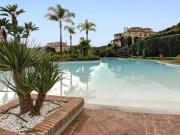 Apartamento de 3 habitaciones en venta en Benahavis, Malaga