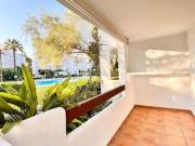 Apartamento de 3 habitaciones en venta en Estepona, Malaga