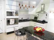 Apartamento de 4 dorms sendo 4 suítes, 5 banheiros, 3...