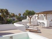Apartamento de 4 habitaciones en venta en Elviria, Malaga