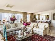 Apartamento de 4 suítes com 4 vagas de garagem no bairro...