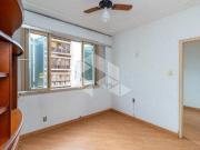 Apartamento de dois dormitórios no centro Histórico em...