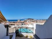 Apartamento de dos niveles versátil en Los Cristianos