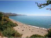 APARTAMENTO DE DOS PLANTAS CON TERRAZA Y PATIO