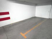 Apartamento de esquina reformado con terraza, 2 garajes,...