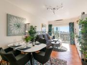 Apartamento de gaveto com vista mar