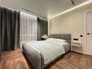 Apartamento de lujo con 2 habitaciones y balcón!