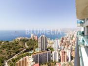 Apartamento de lujo con vistas al mar en venta en...