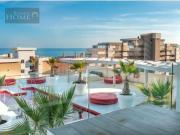 ¡Apartamento de lujo en Benalmádena Costa con vistas al mar!