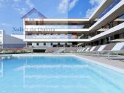 Apartamento de luxo em zona central e com piscina